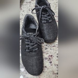Nobull Shoes black women's size 9.5/ Mens size 8. Unisex. Great conditions